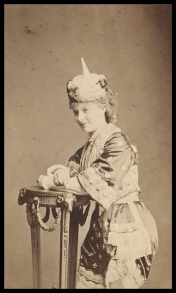 London Stereoscopic and Photographic Company, Guy Little Theatrical Photograph
