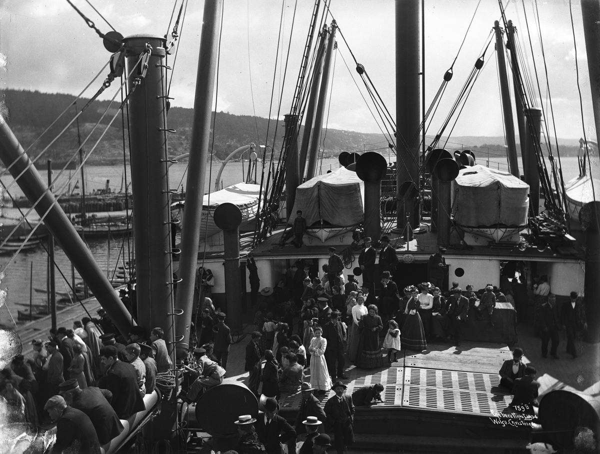 Anders Beer Wilse, Prot: Emigrantskibs avgang Hellige Olav 24/8