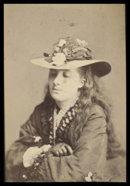 London Stereoscopic and Photographic Company, Guy Little Theatrical Photograph
