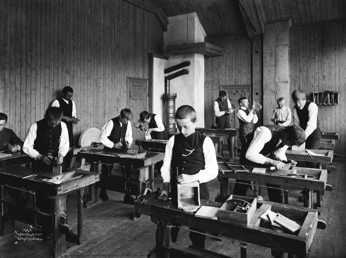 Anders Beer Wilse, Prot: Hartmann skole Slöidrommet