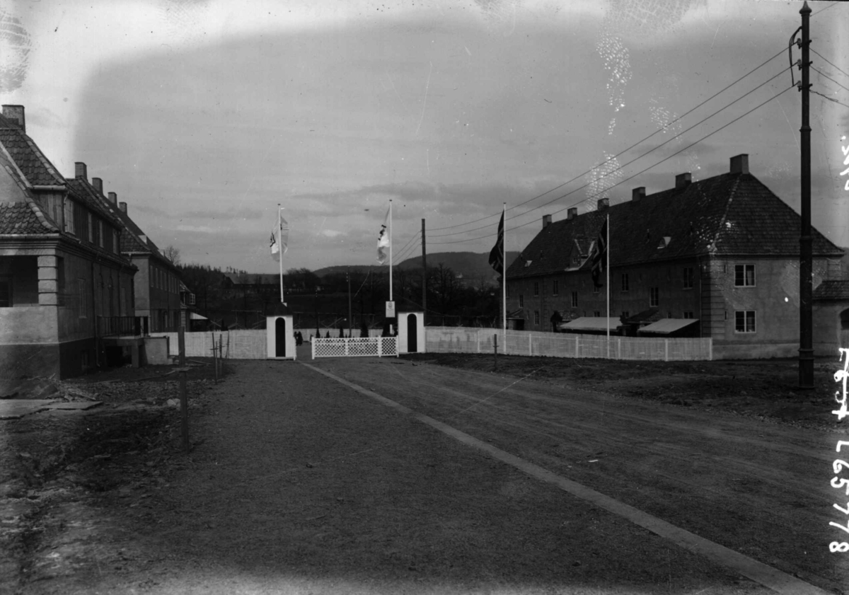 Hermann Christian Neupert, Oslo, Ekeberg, 1925. Egne Hjem utstilling.