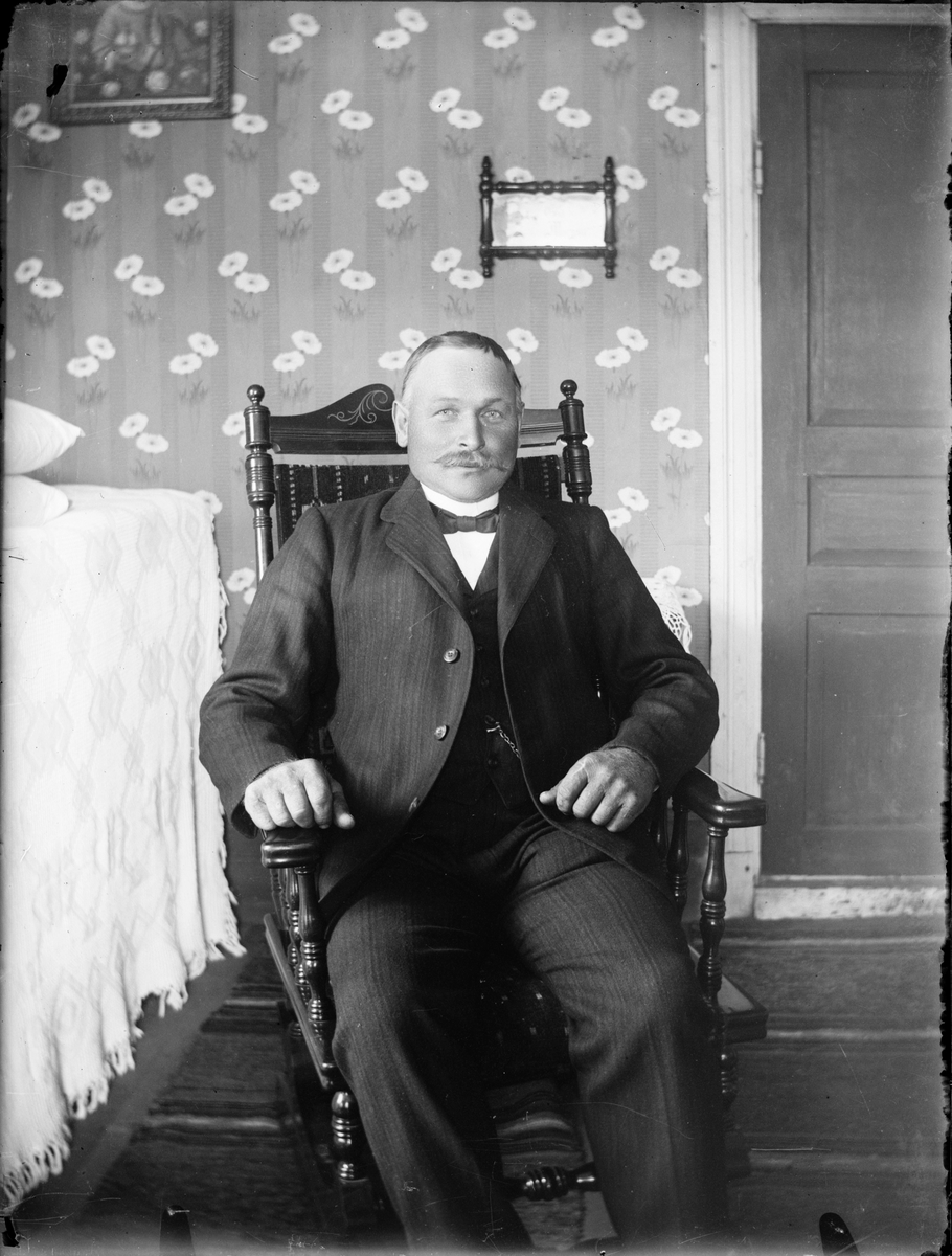Skötsner-Edhlund, Man i hemmiljö, Östhammar, Uppland