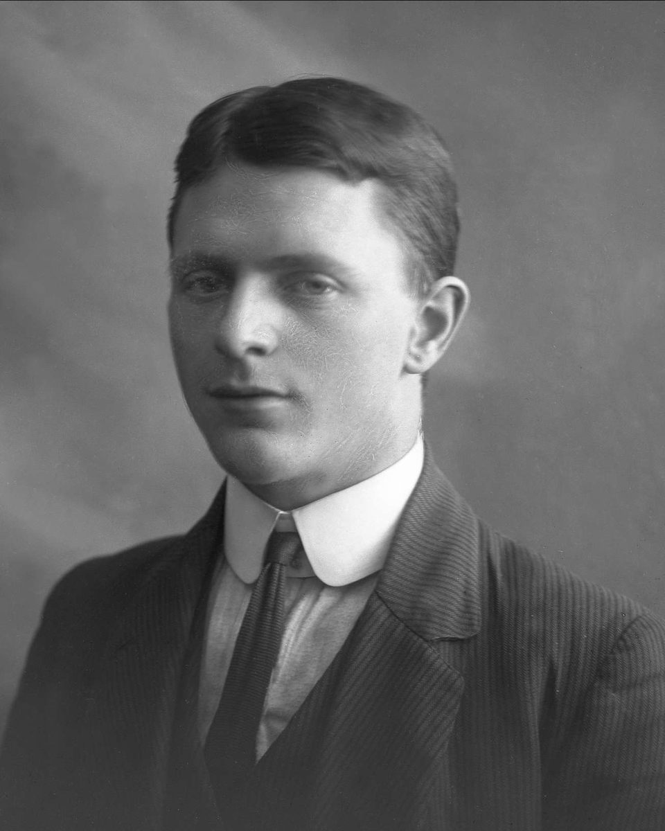 Gustav Borgen, NFB.44743