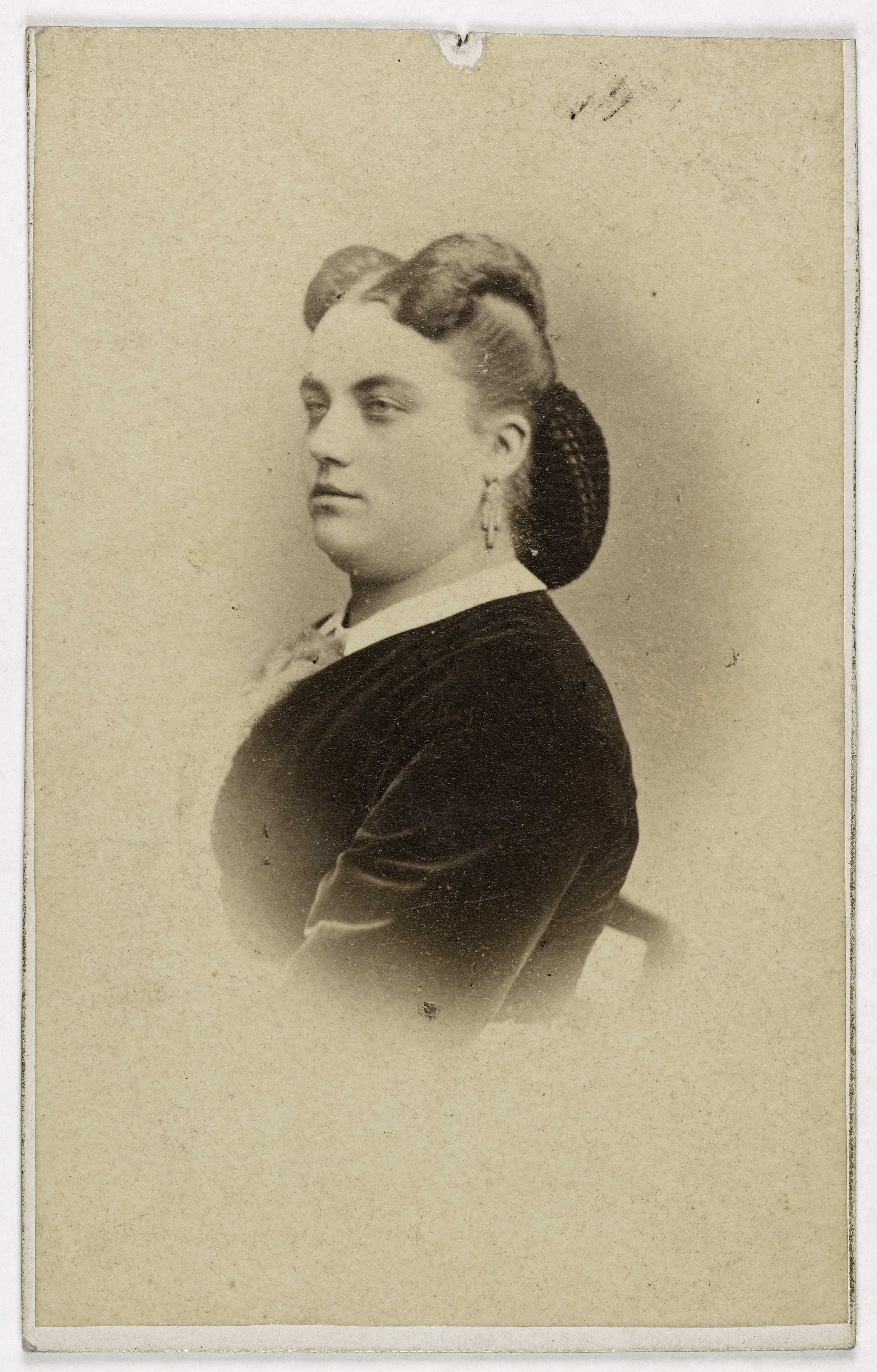 Charles Reutlinger, Portrait de Sasse Marie, (dite jusqu'en 1866 Marie Sax, épouse de Mr Caston, dit Castelmary), (1838-1907), (chanteuse lyrique)