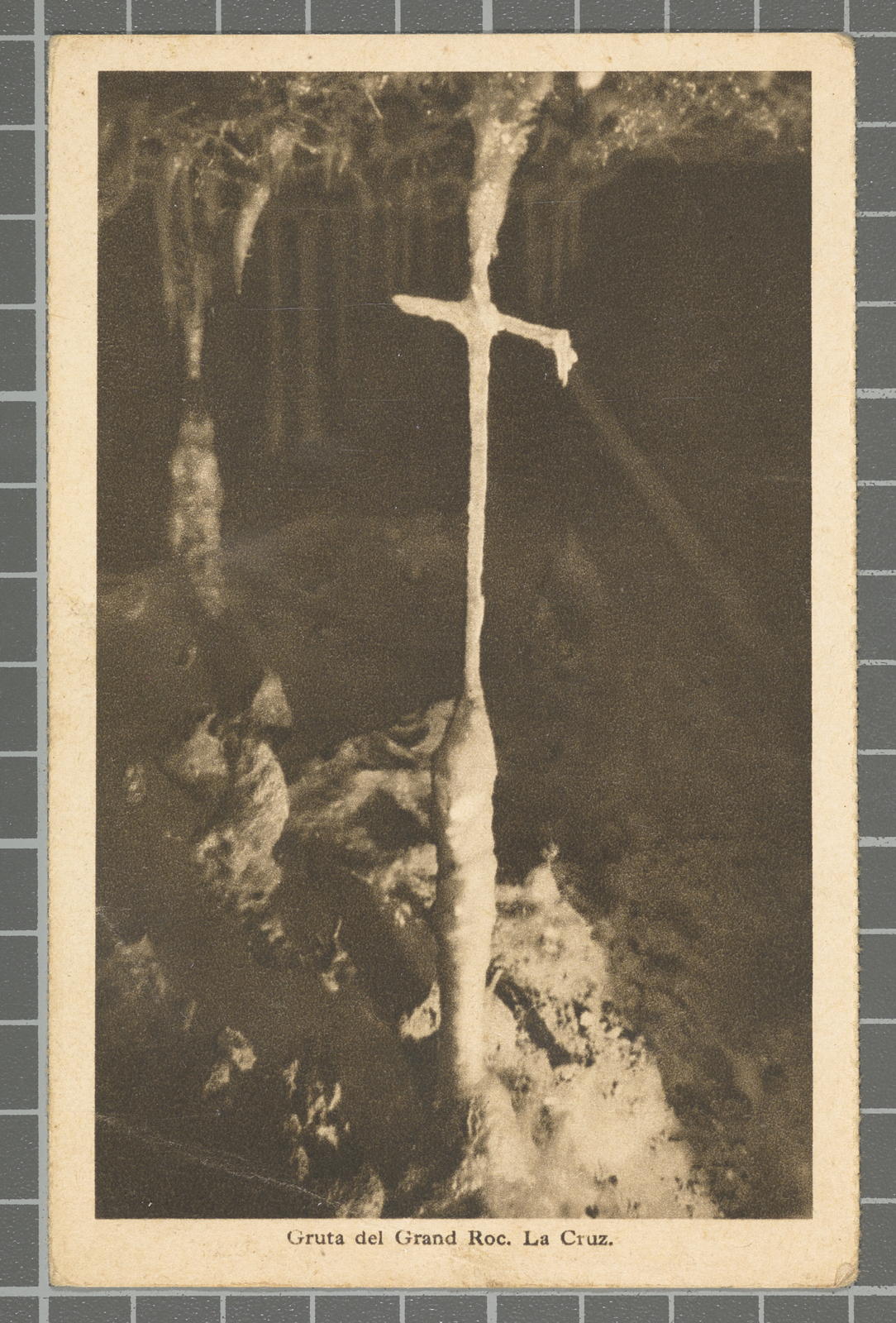 Desconegut, Grand Roque Grotto. The Cross