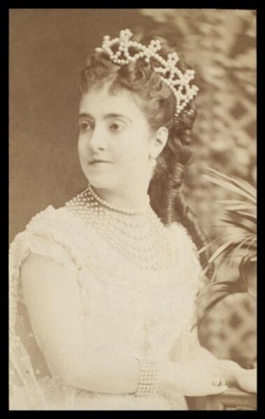 London Stereoscopic and Photographic Company, Guy Little Theatrical Photograph