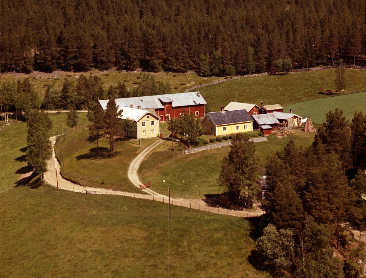 Widerøes Flyveselskap A/S, Gårdsbruk.