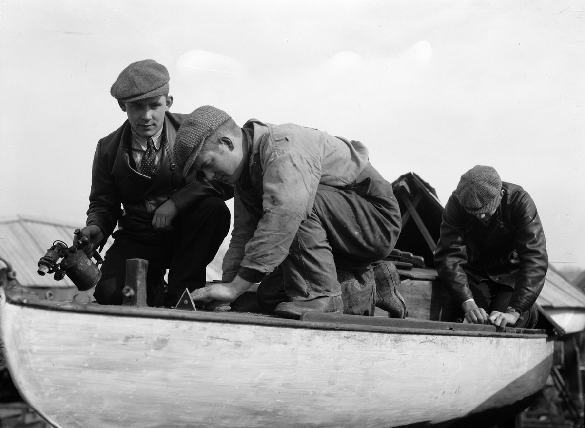 Paul Sandberg, Skrapning av däck på segelbåtar, Ekolns Segelklubbs varv, Kungsängen