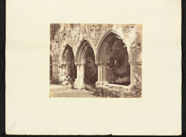 Ernest H. Edwards, [View of Arches and Courtyard]