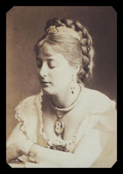 London Stereoscopic and Photographic Company, Guy Little Theatrical Photograph