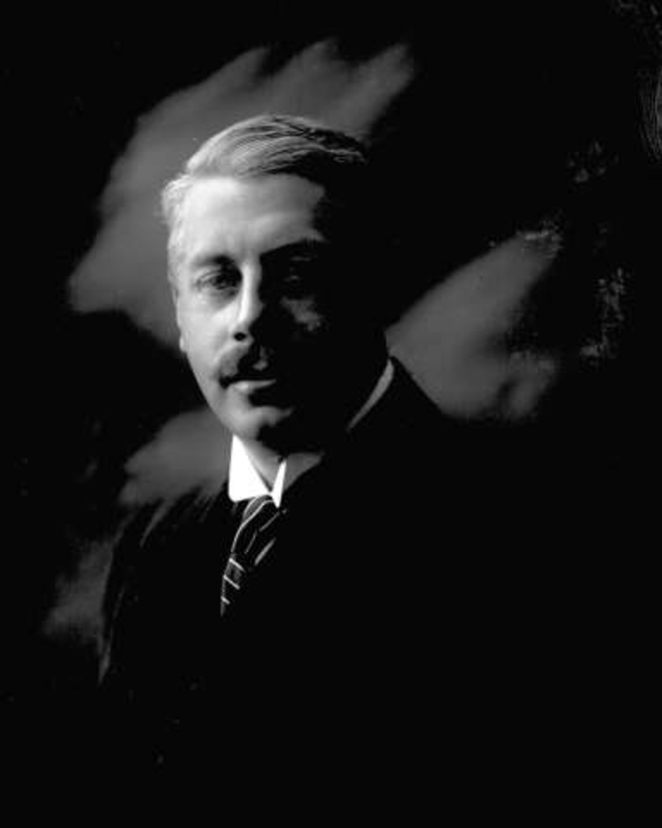 Gustav Borgen, Portrett, mann i mørk dress. Ingeniør Scoth Hansen.