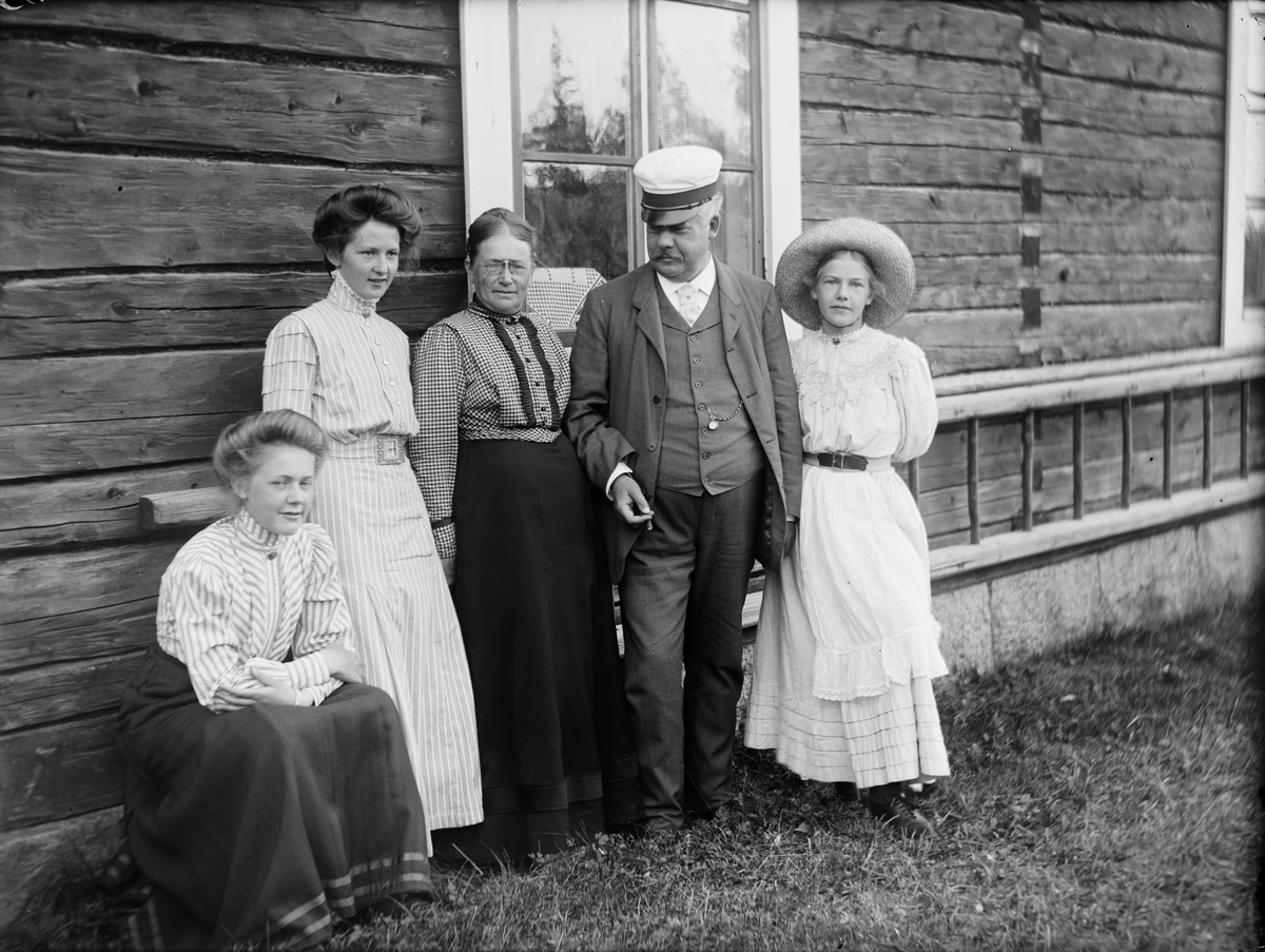 St Joseph, The Liliestråle family, Berge, Timå parish, Medelpad 1910