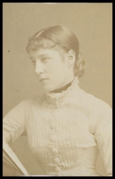 London Stereoscopic and Photographic Company, Guy Little Theatrical Photograph