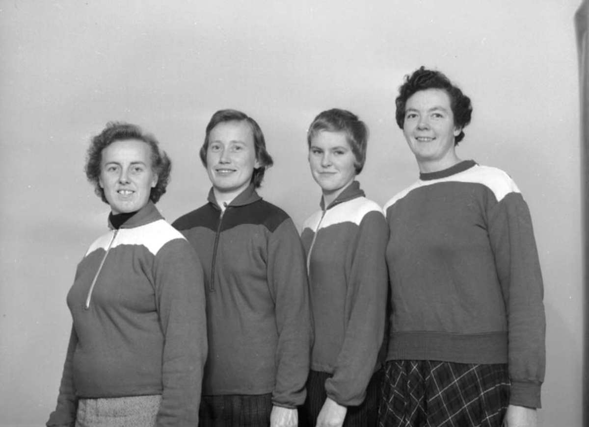 Anno Domkirkeodden, GRUPPE: 4 JENTER MED TRENINGSDRESSER, FRA VENSTRE: TORDIS HAUGSVEEN, UKJENT, MARTHE GJERLAUG OG BERIT HANSEN, STANGE IDRETTSLAG?