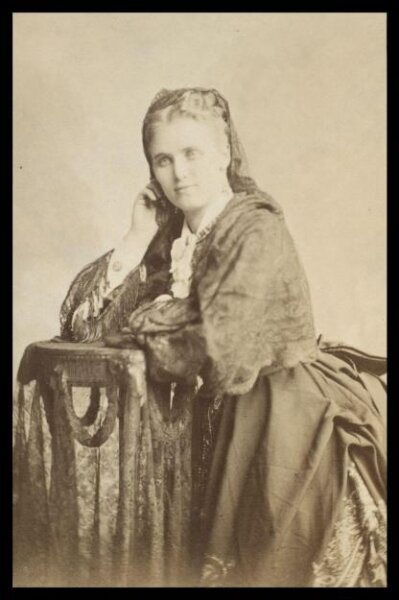 London Stereoscopic and Photographic Company, Guy Little Theatrical Photograph
