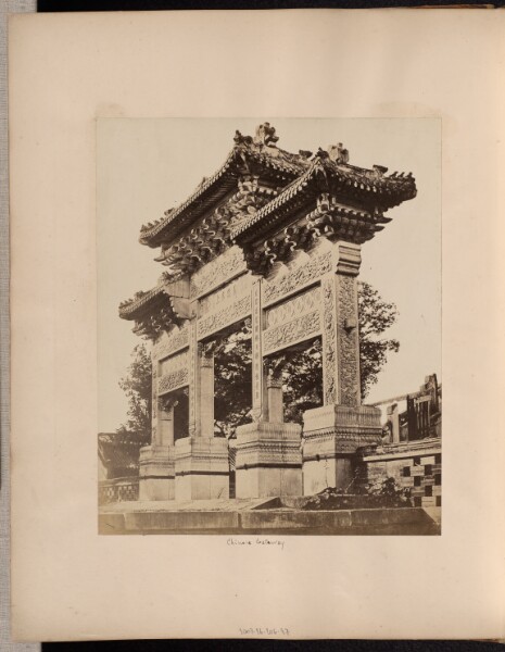 Felice Beato, [Arch in the Lama Temple near Peking]