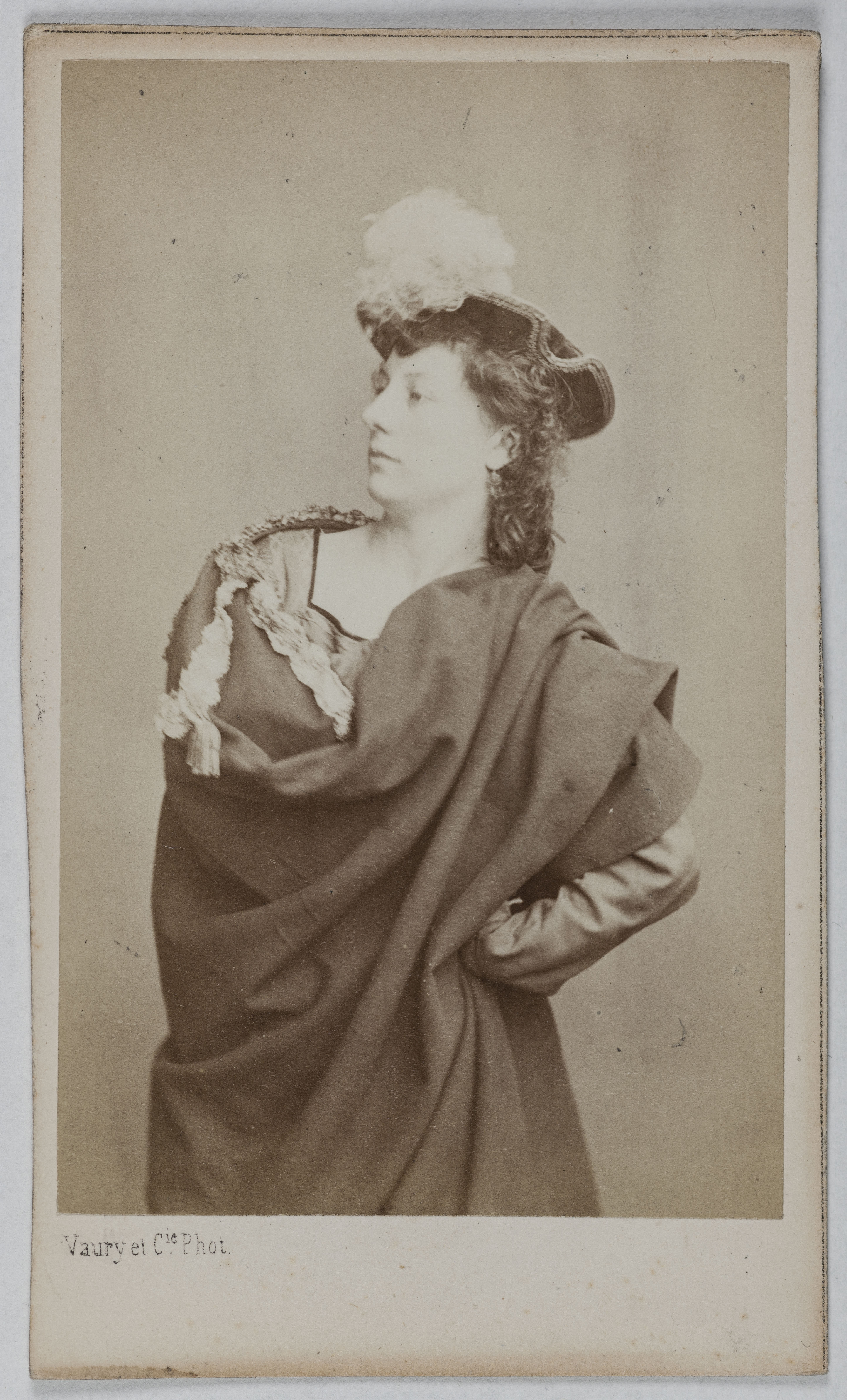 Vaury et Cie, Portrait de Ellis Emilie, (actrice)