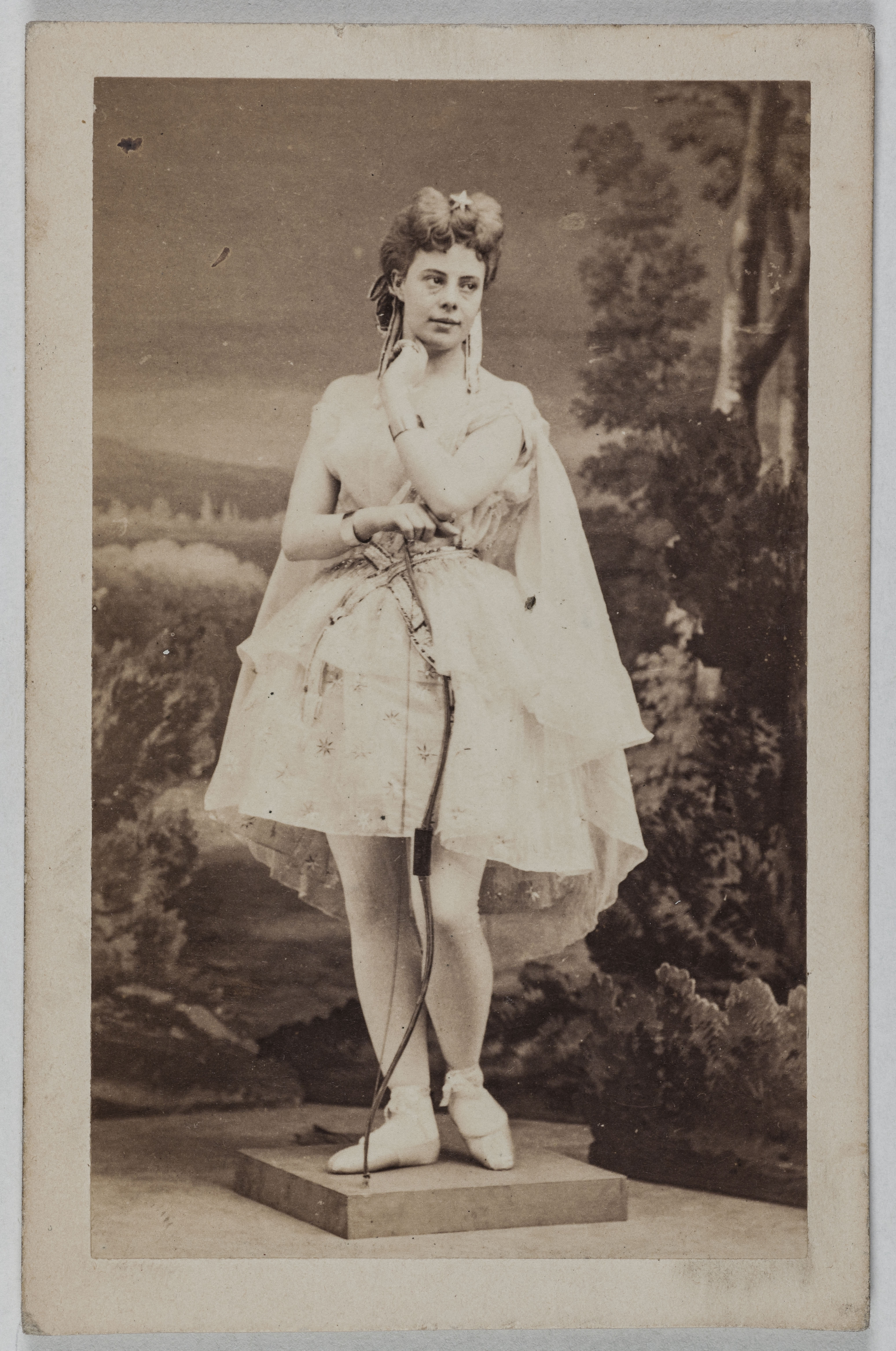 André-Adolphe-Eugène Disdéri, Portrait de Fiocre Eugénie, (danseuse)
