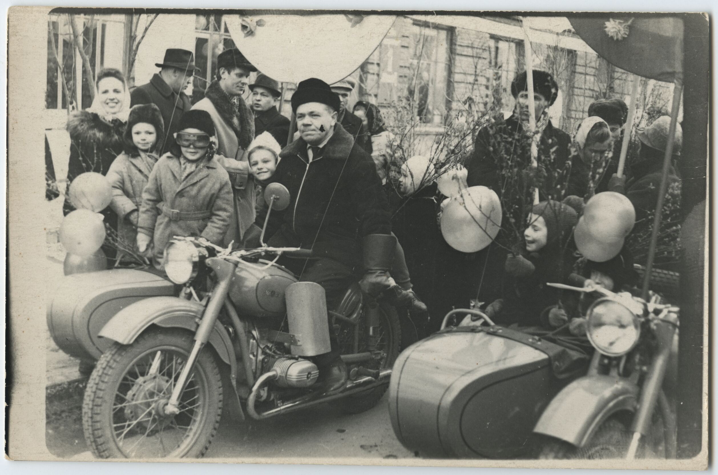 Nežinomas autorius, Petras Šulčius ant motociklo
