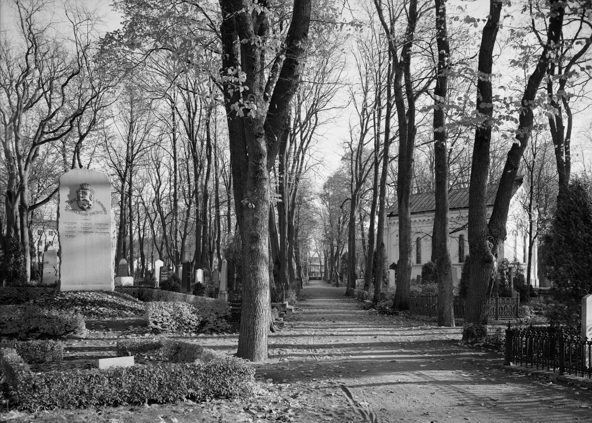 Paul Sandberg, Smålands studentnations grav på Uppsala gamla kyrkogård, Kåbo, Uppsala november 1938
