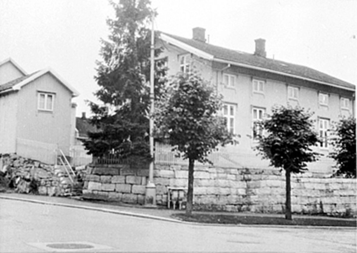 Anno Domkirkeodden, EKSTERIØR ØSTREGATE 51, ØSTREGATE/PARKGATA.