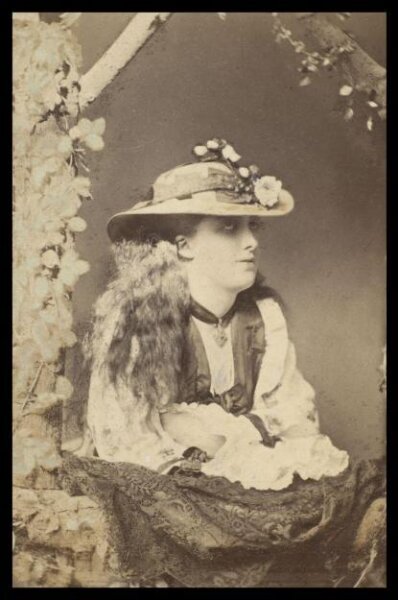 London Stereoscopic and Photographic Company, Guy Little Theatrical Photograph