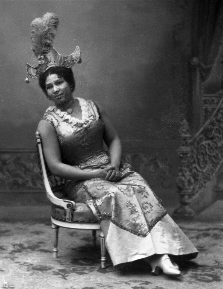 Gustav Borgen, Portrett, mrs Collins, variteartist(?).