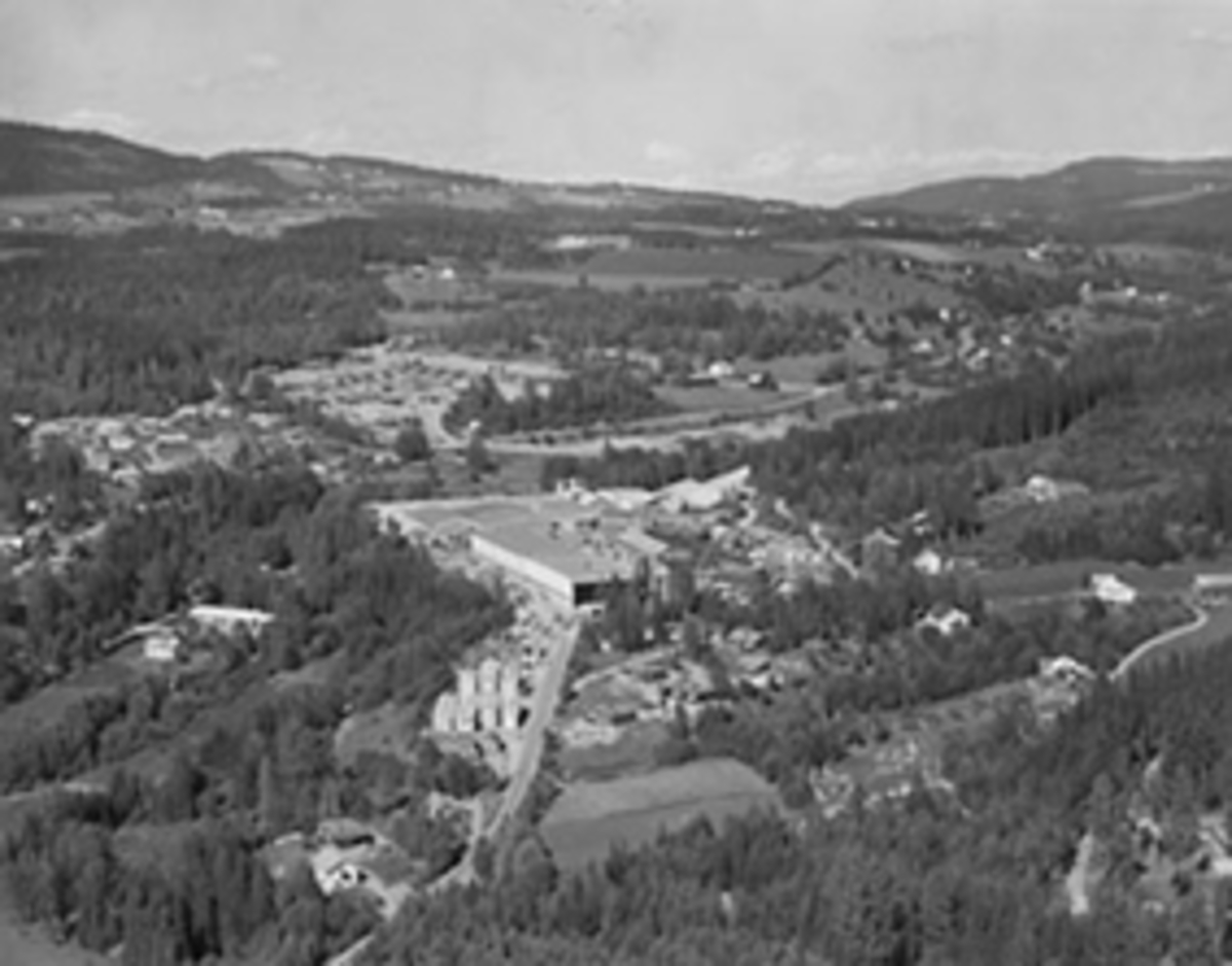 Widerøes Flyveselskap A/S, Flyfoto av Moelven Bruk, Anderkværn, Ringsaker.