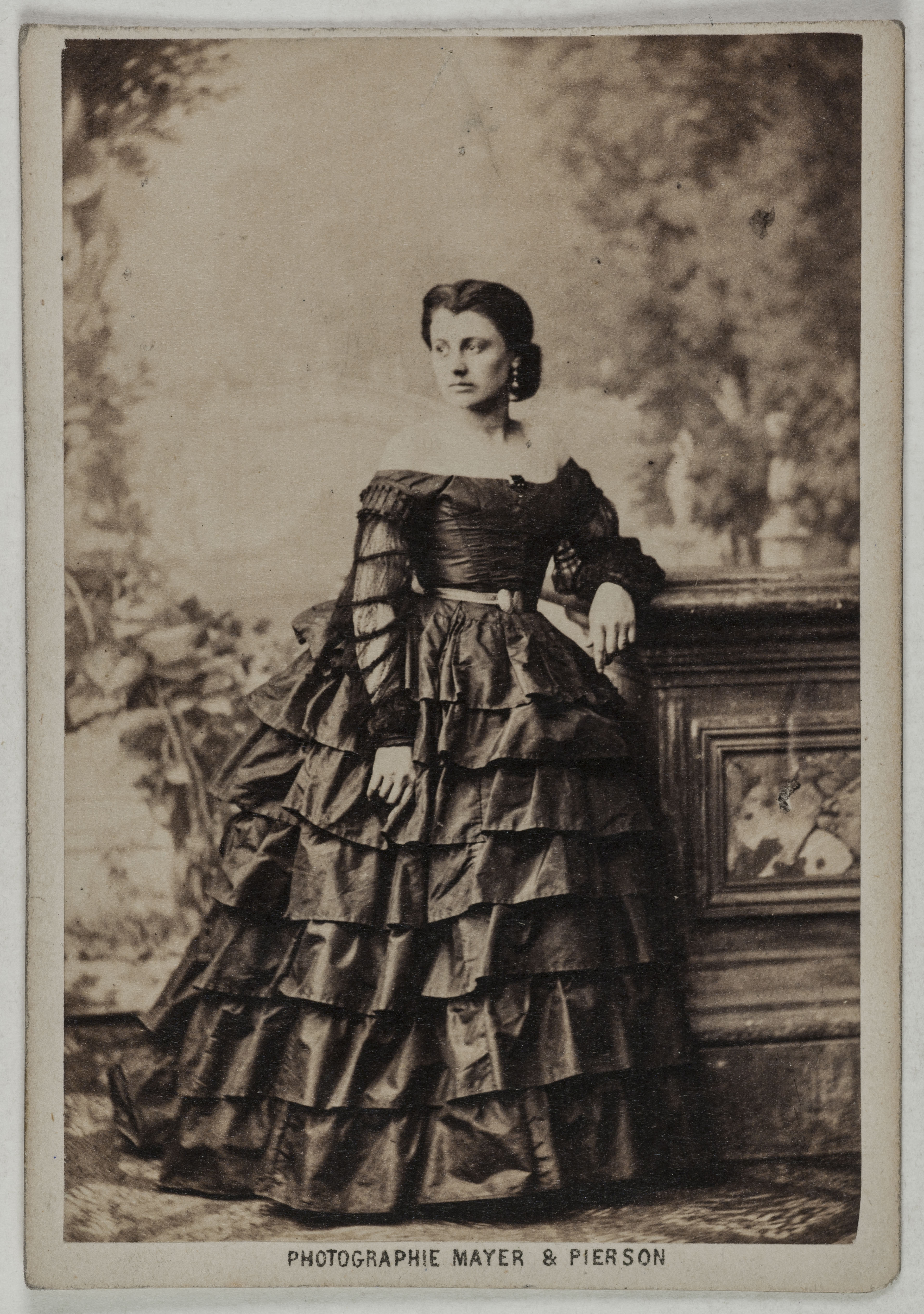 Mayer Frères et Pierson, Portrait de Desvignes (danseuse)