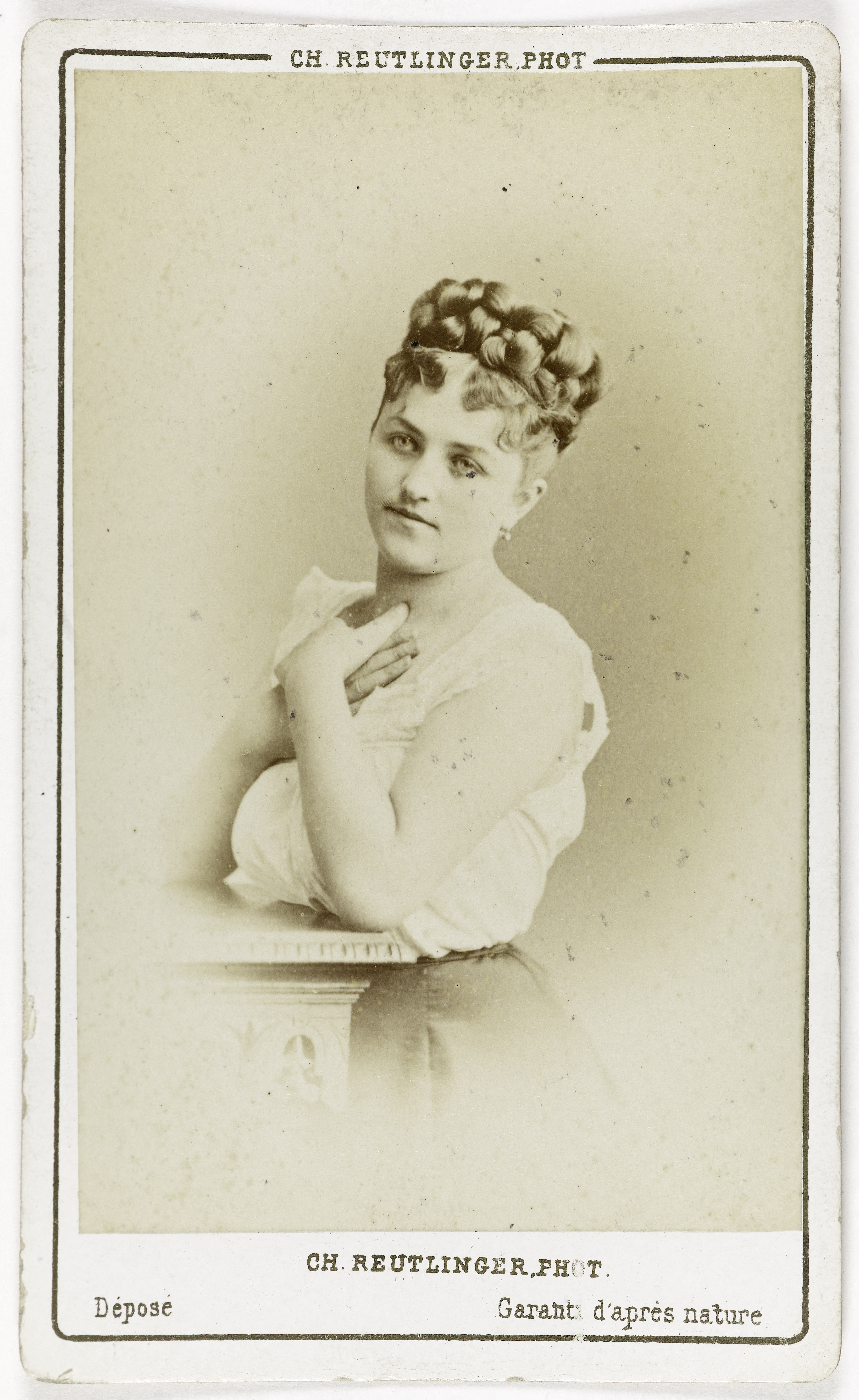 Charles Reutlinger, Portrait de Léontine Martin, actrice au Théâtre des Variétés.