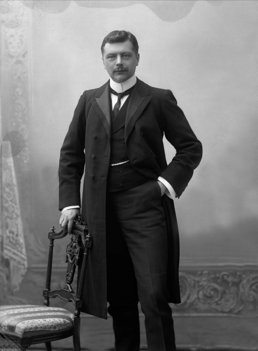 Gustav Borgen, Portrett, Nils Westergaard (1881-?).