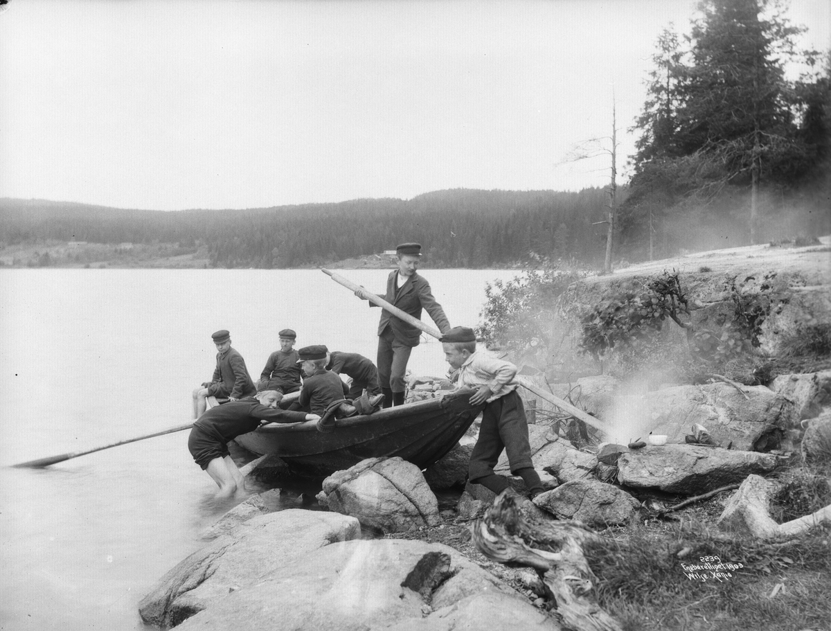 Anders Beer Wilse, Prot: Fra Sognsvannet - Gutter i Baat 1. Juli 1903