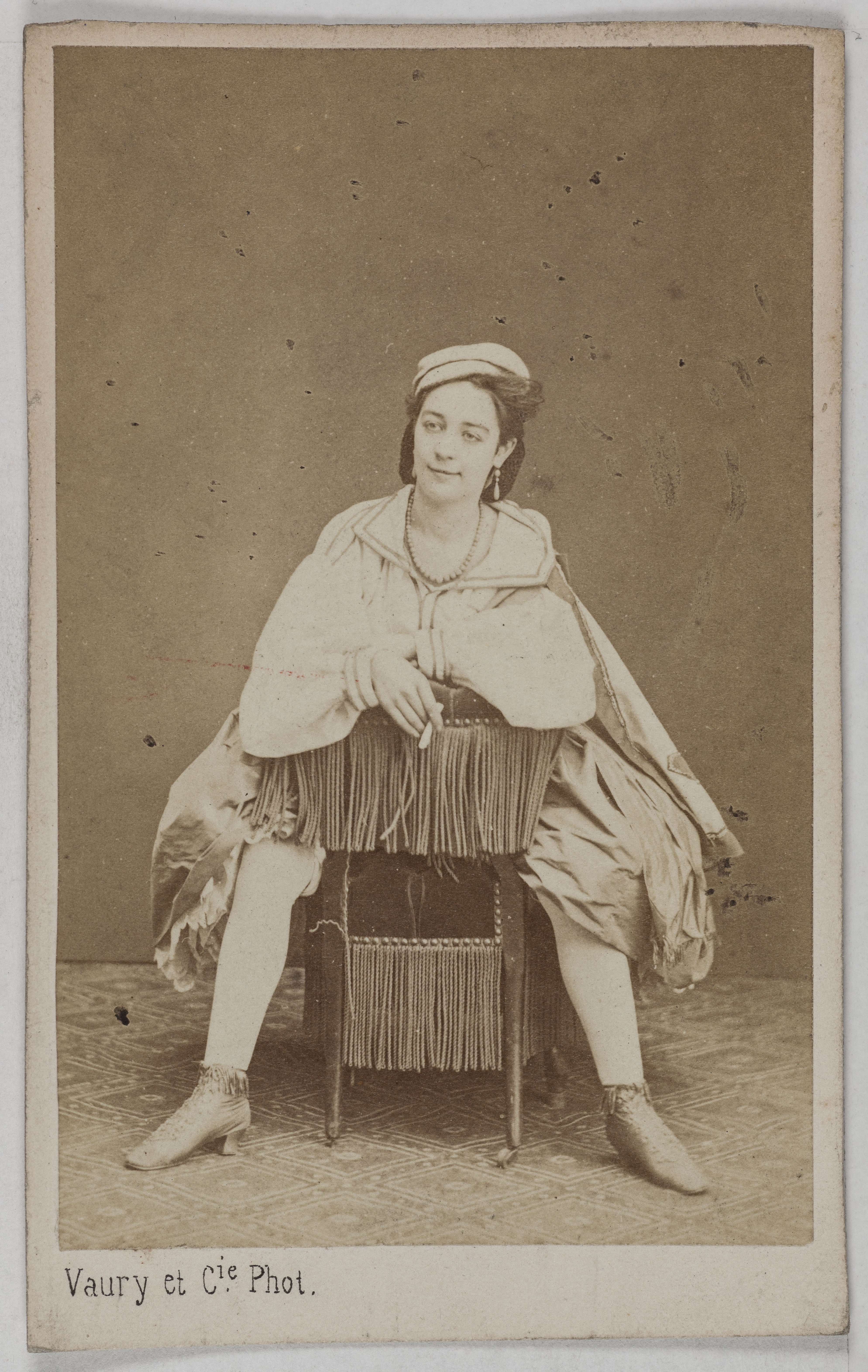 Vaury et Cie, Portrait de Julia (actrice au théâtre du Luxembourg et aux Folies dramatiques)
