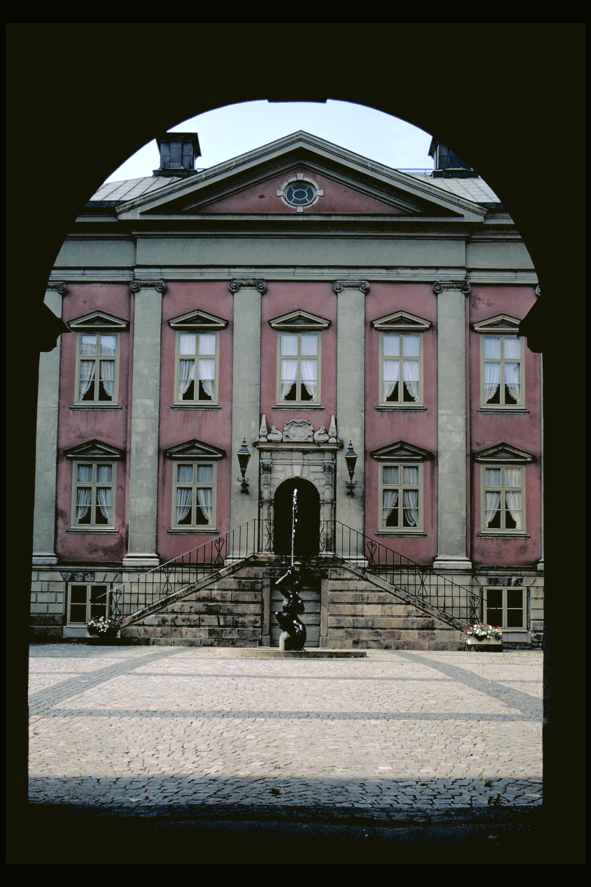 Pål-Nils Nilsson, Ebba Brahes palats (Louis De Geers malmgård)