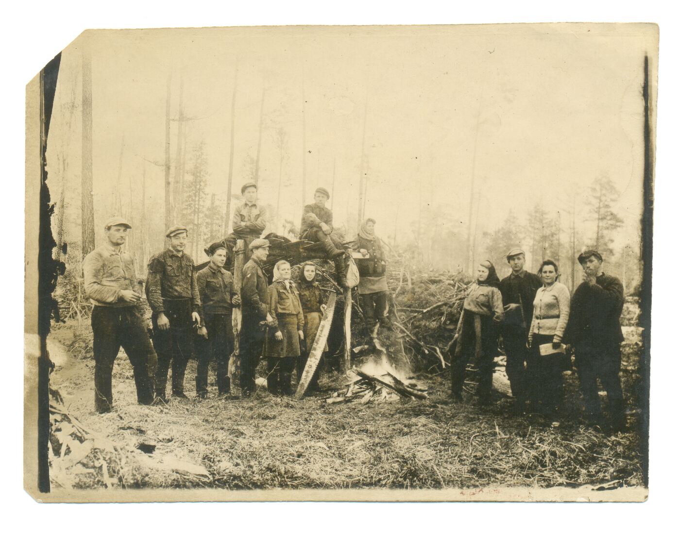 Nežinomas fotografas, Lietuvių tremtinių, miško paruošėjų brigada
