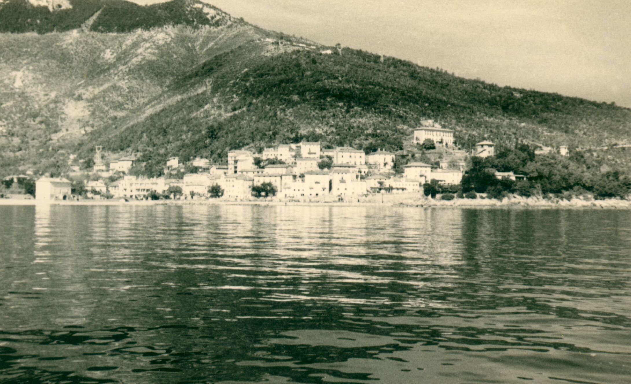 Branko Fučić, Mošćenička Draga, veduta s mora