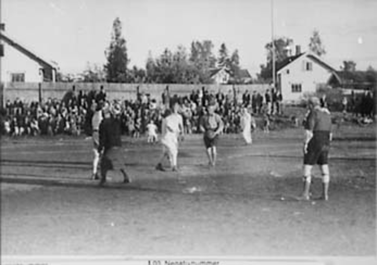 Anno Domkirkeodden, FOTBALLKAMP PÅ OTTESTADBANEN, FOTBALLSPILLERE, FOLK, OTTESTAD IDRETTSPLASS