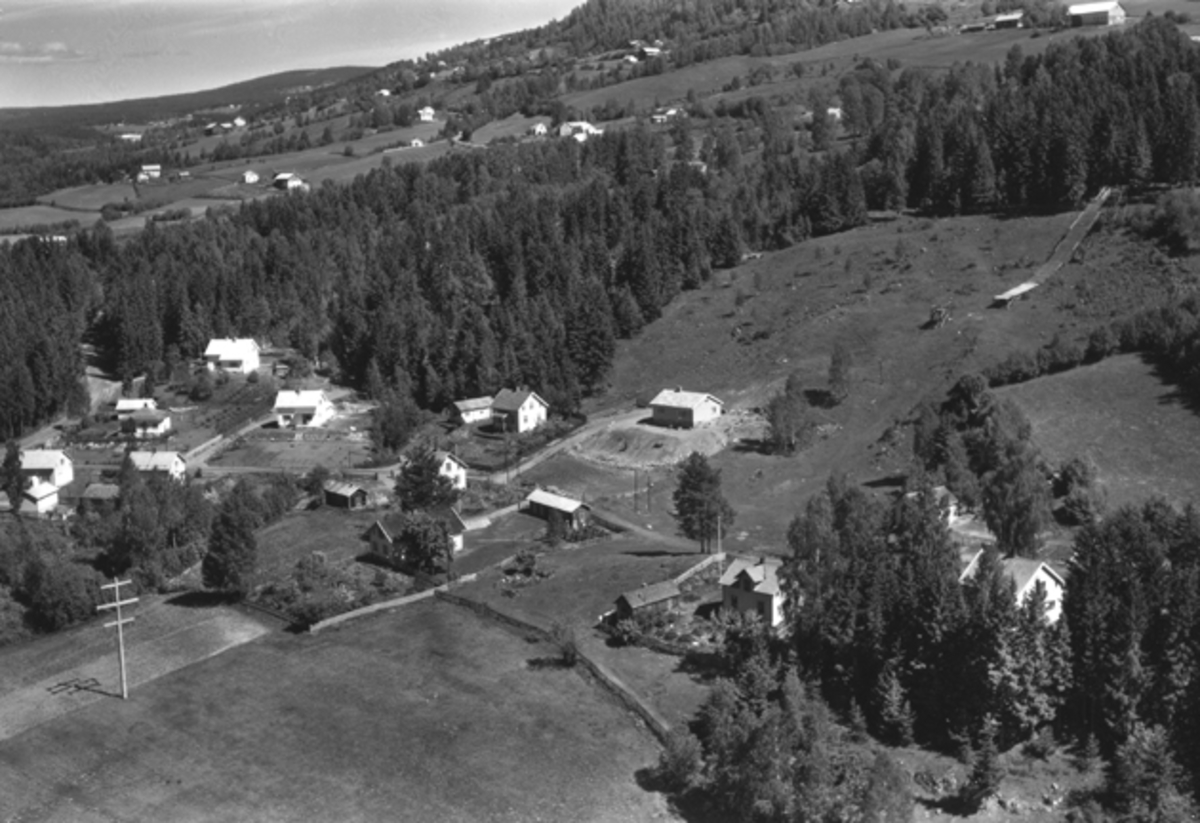 Widerøes Flyveselskap A/S, Flyfoto av Nordåsvegen, Bekkevoldvegen, Brumunddal.