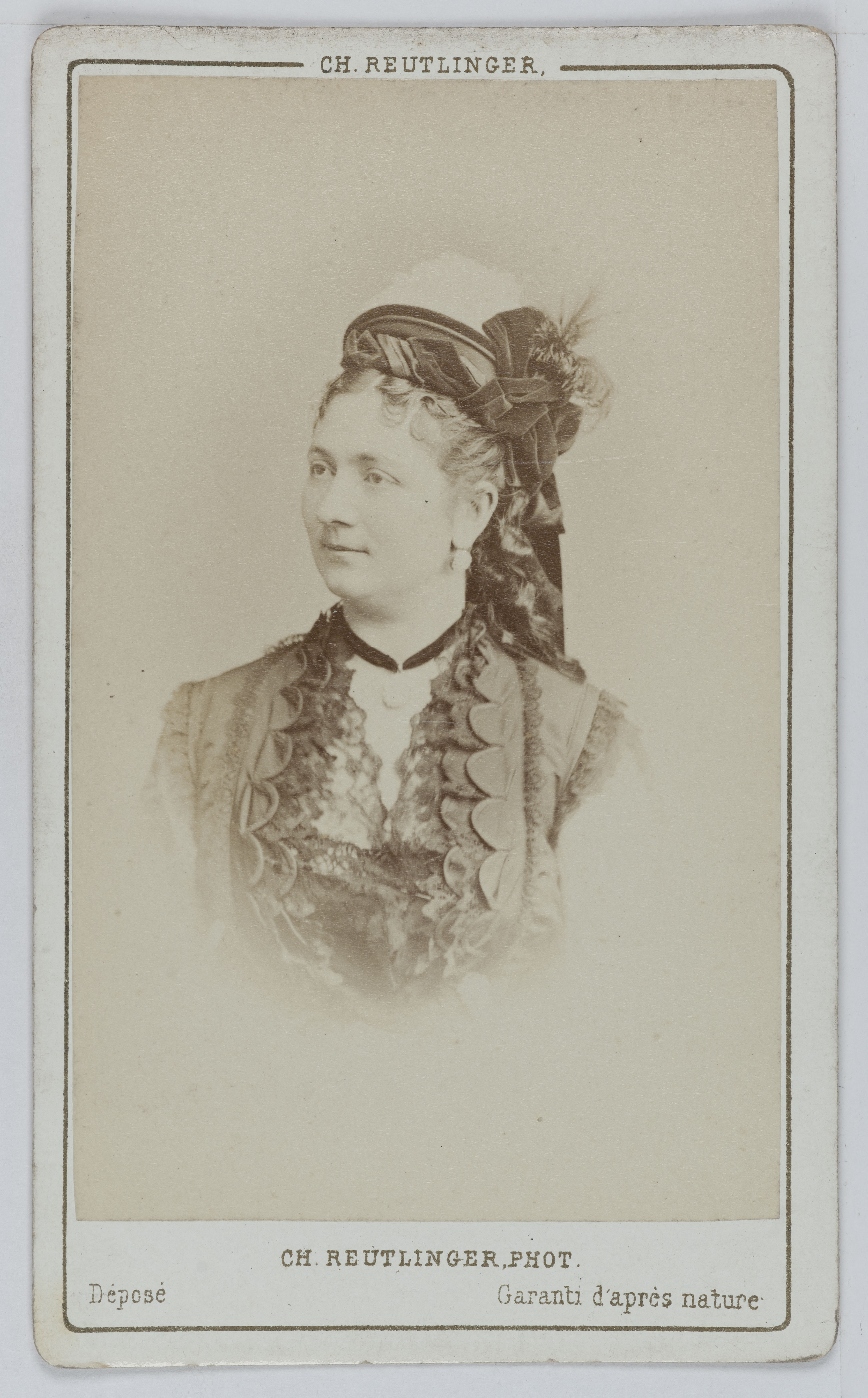 Charles Reutlinger, Portrait de Mademoiselle Bouchené, dite Mademoiselle Raucourt, sœur de Baron et actrice de théâtre entre 1862 et 1875.