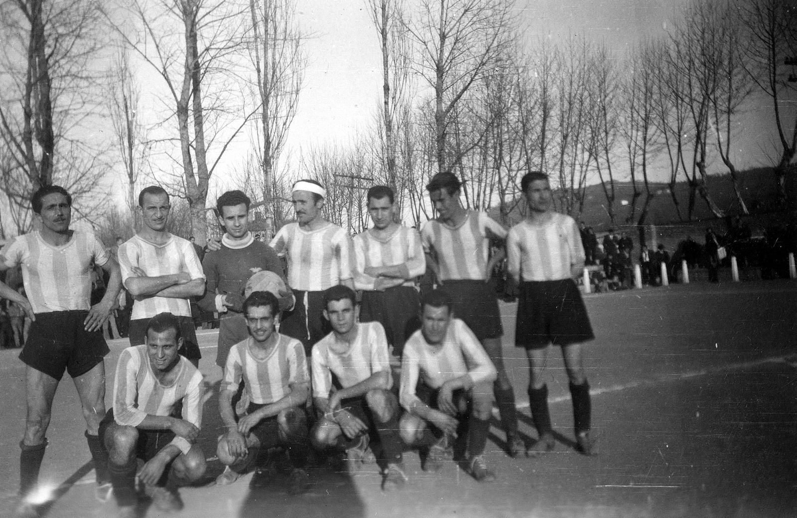 Desconegut, [Football team]