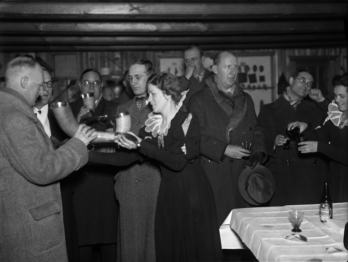Paul Sandberg, German Press Officers Invited by the Ministry for Foreign Affairs drink mead at Odinsborg restaurant in Uppsala