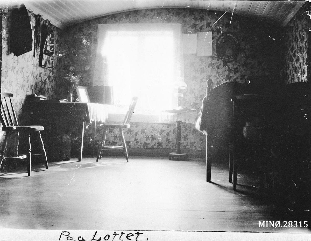 Rugsveen, Johan, Undseth, "Paa Loftet"