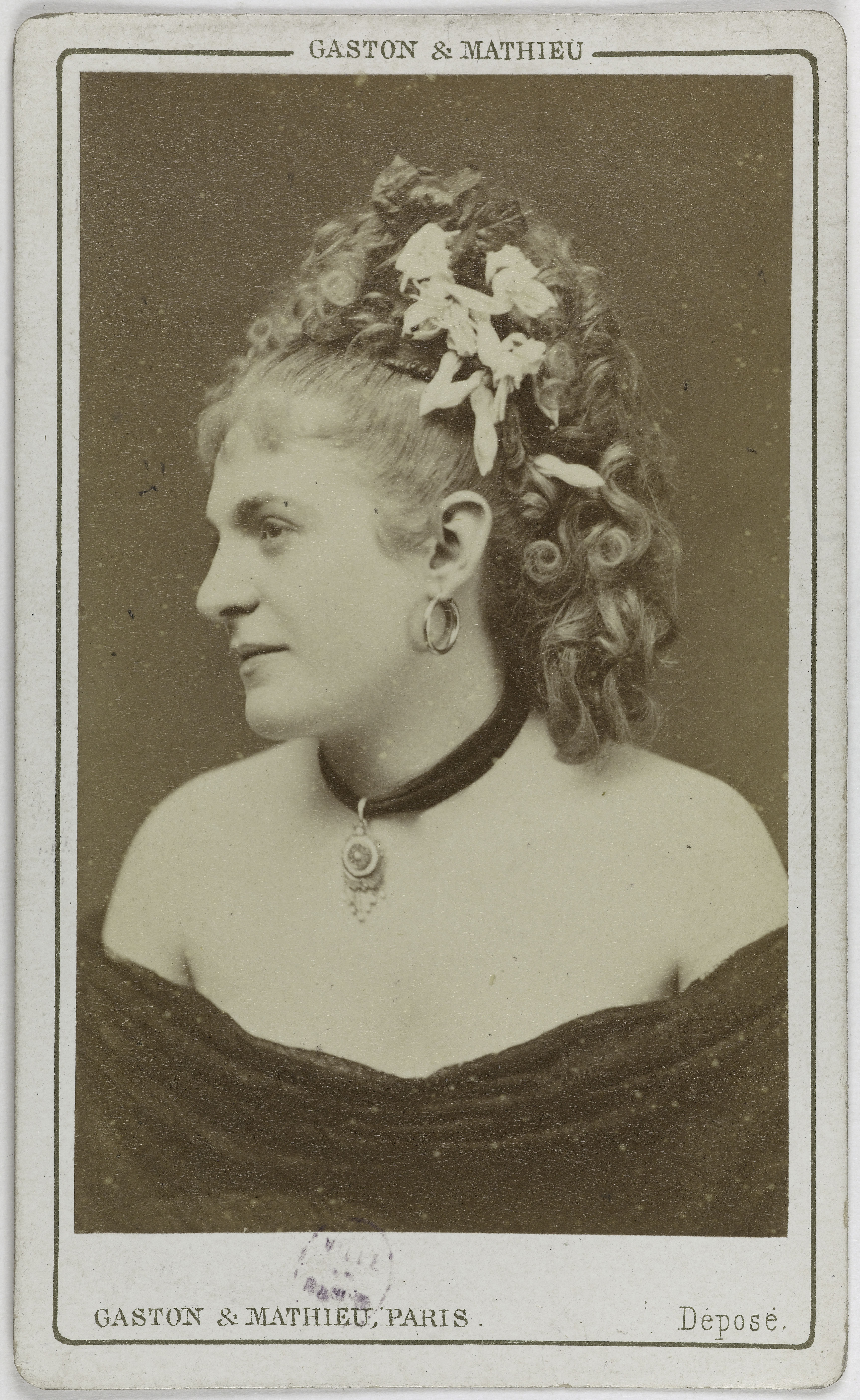 Mathieu & Cie Gaston, Portrait de Perly, (Eva Perlès, dite), (actrice)