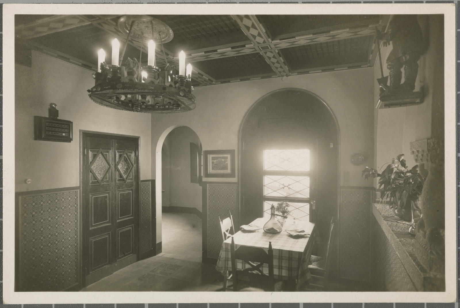 Desconegut, [Hostal La Gaviota. She Garbed]
