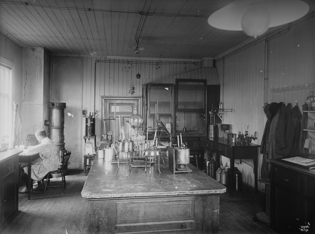 Anders Beer Wilse, Konv: Laboratoriet