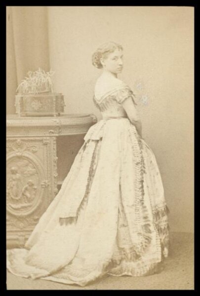 London Stereoscopic and Photographic Company, Guy Little Theatrical Photograph