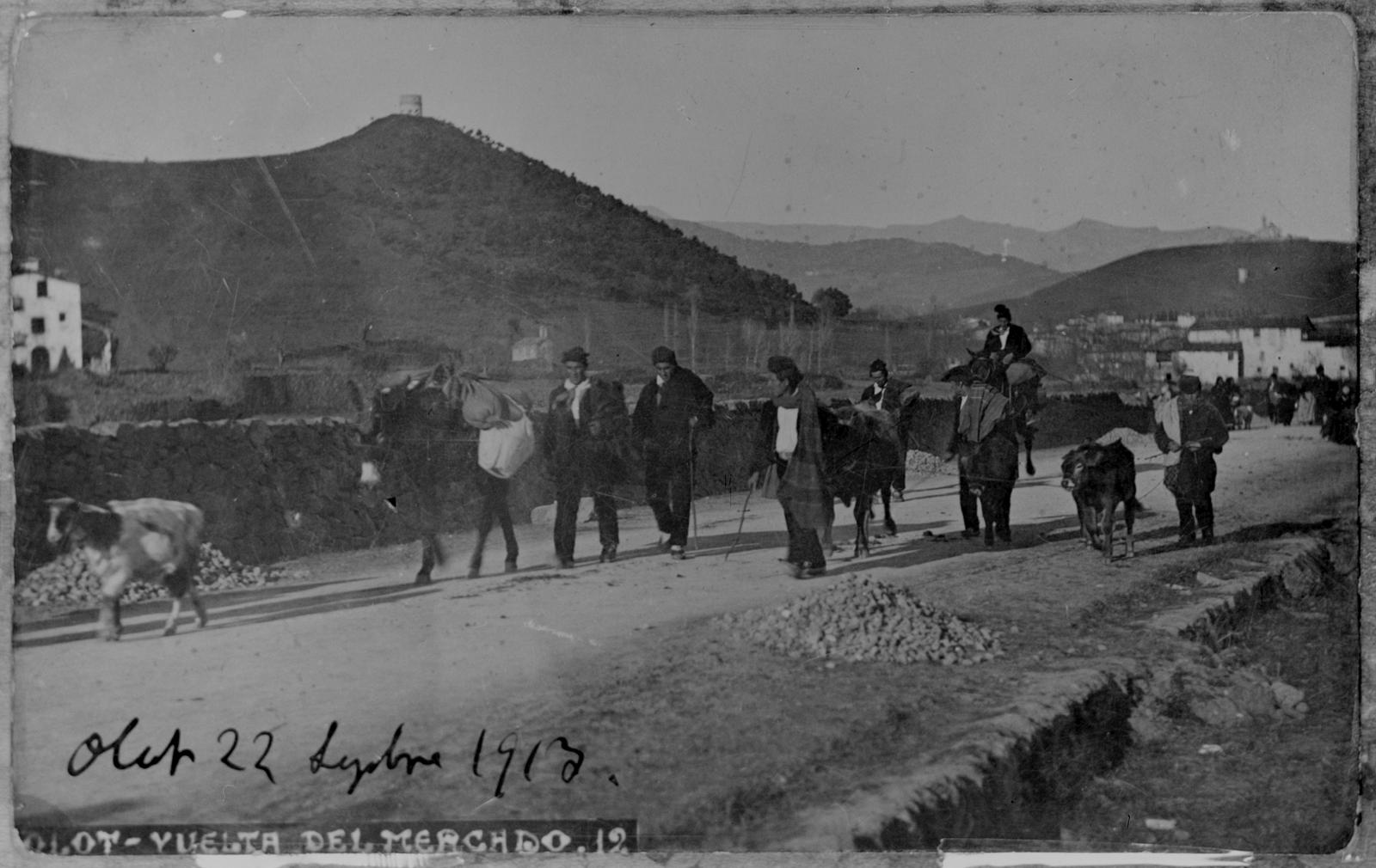 Desconegut, Olot. Vuelta del mercado. 12