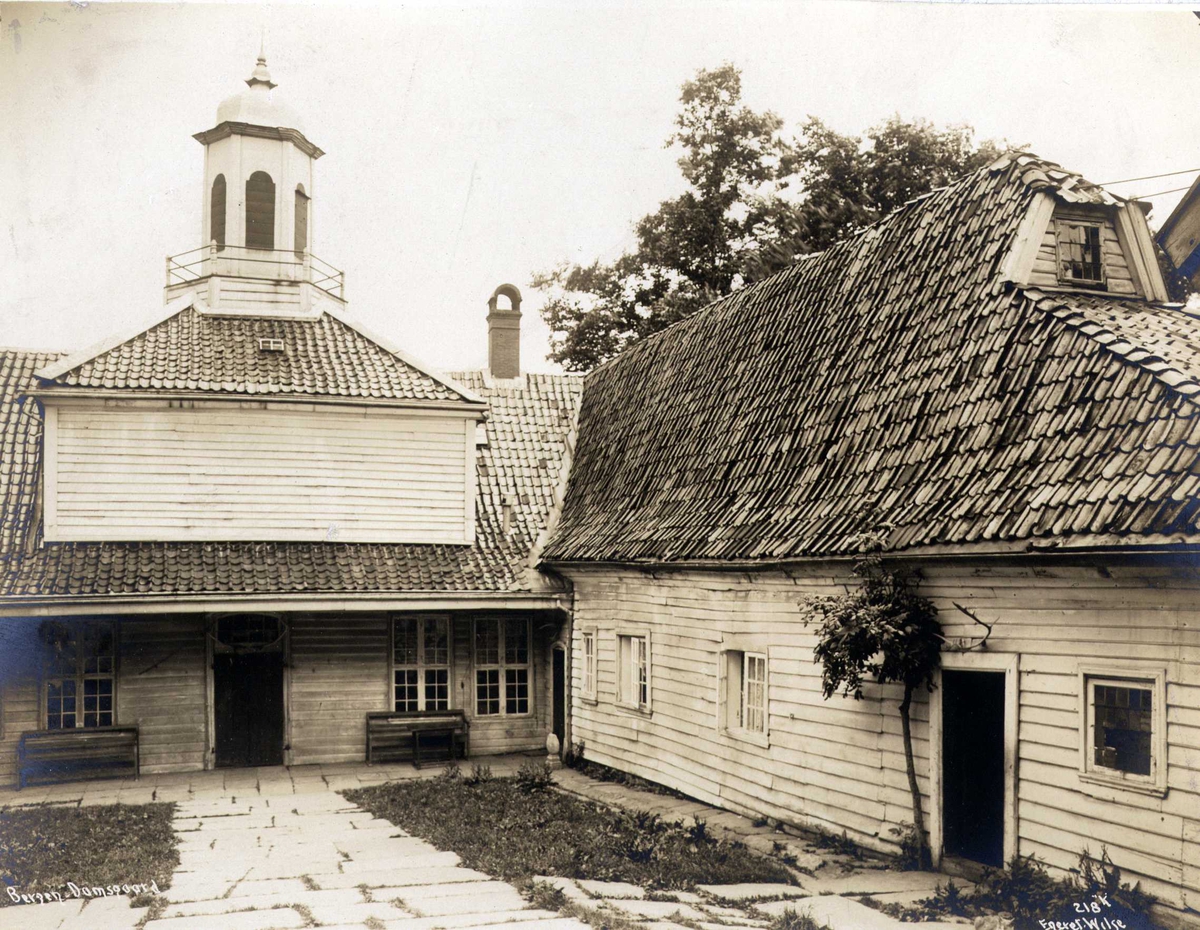 Anders Beer Wilse, Damsgård hovedgård, Bergen, Hordaland. Fotografert 1912.