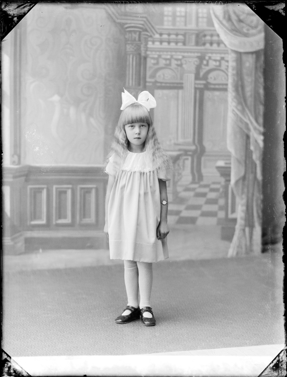 Skötsner-Edhlund, Dotter till Karl Sundman från Hökhuvud socken, Uppland 1926