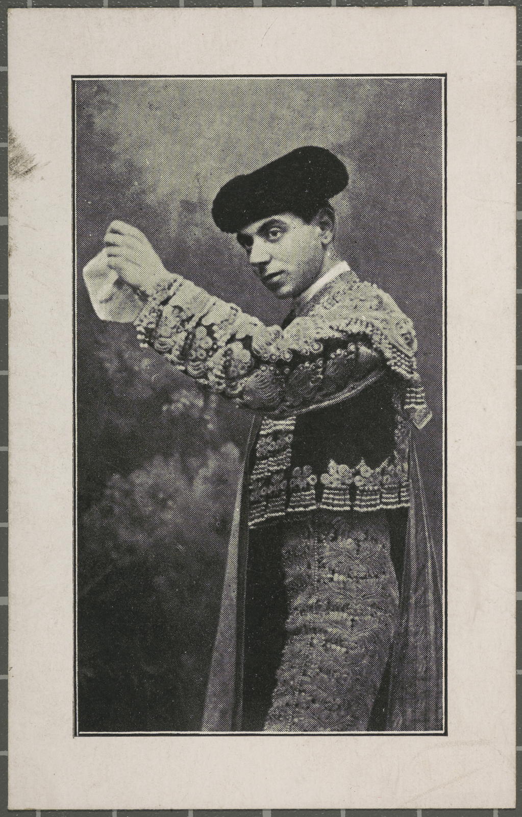 Desconegut, [Retrat de Josep Jou vestit de torero]